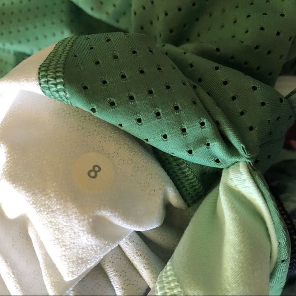 Lululemon Find Your Bliss jacket size 8 - Picture 3 of 6